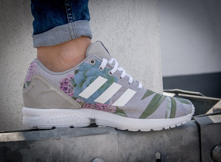 Adidas zx hotsell flux womens hologram