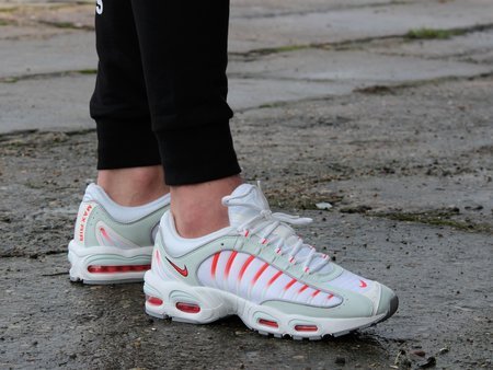 Nike - Air Max Tailwind IV AQ2567-400 - Sneakers - White / Red