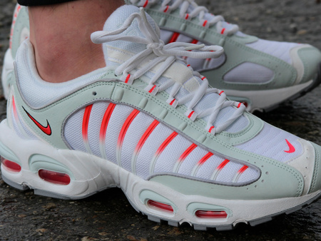 Nike Air Max Tailwind IV AQ2567-400