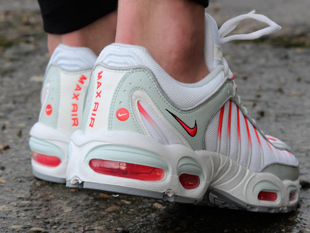 Nike - Air Max Tailwind IV AQ2567-400 - Sneakers - White / Red
