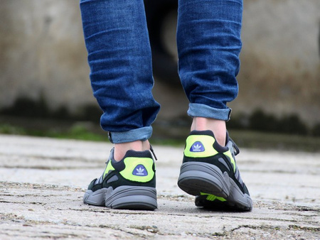 Adidas - Yung-96 F97180 - Sneakers - Black / Grey