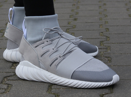 ADIDAS TUBULAR DOOM (BY8701)