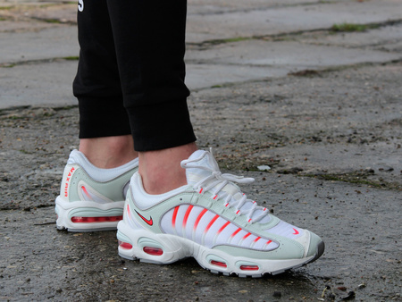 Nike Air Max Tailwind IV AQ2567-400