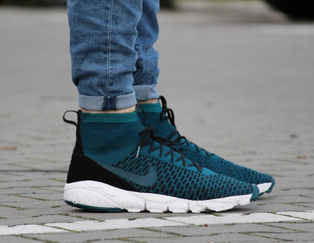 NIKE AIR FOOTSCAPE MAGISTA FLYKNIT (830600-300)