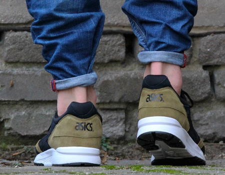 ASICS GEL LYTE V (HL7B3-9090)